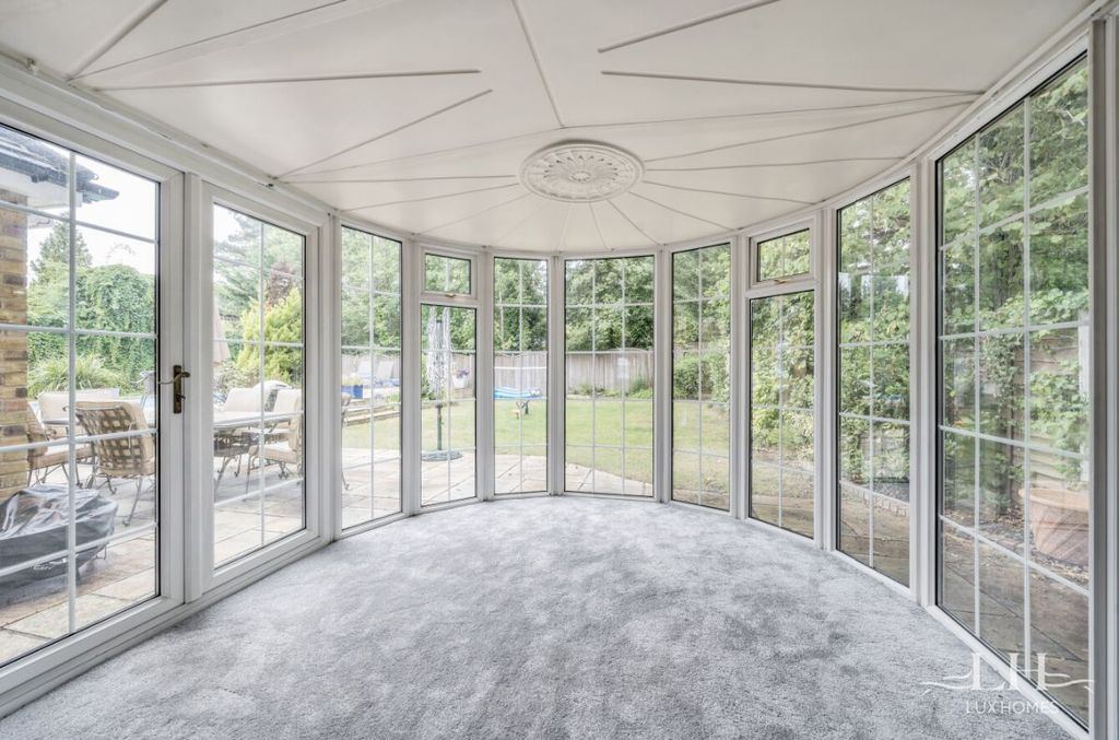 Property photo 2 of 21