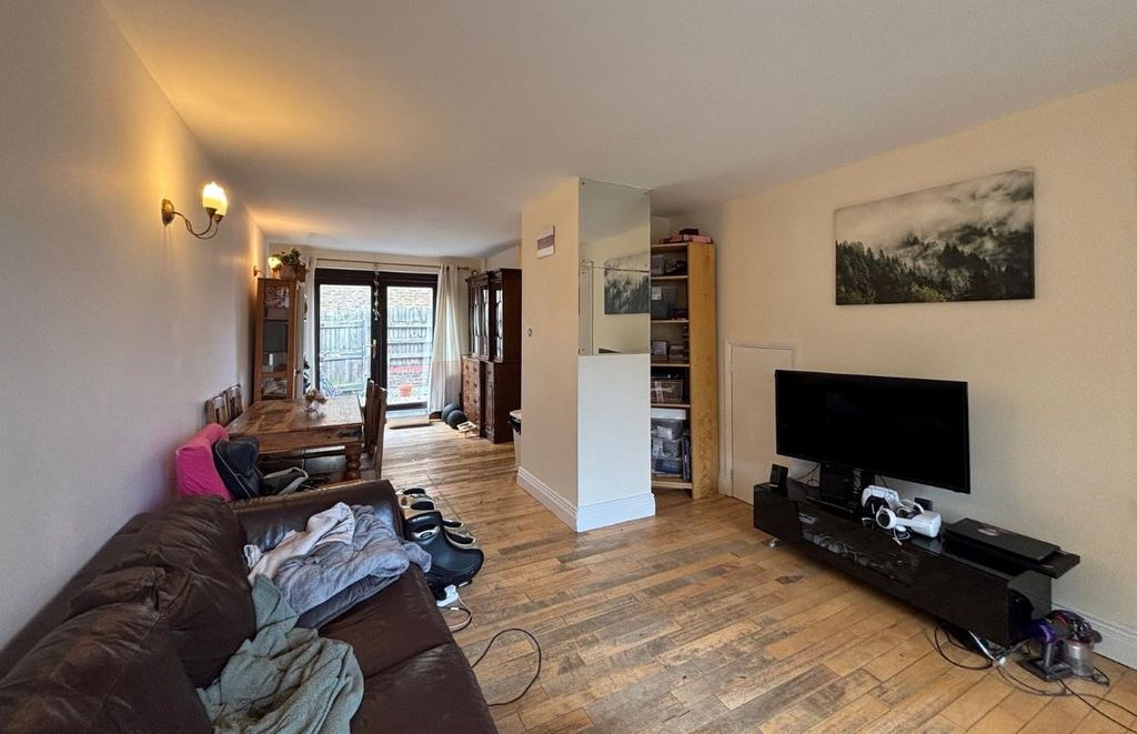 Property photo 3 of 12