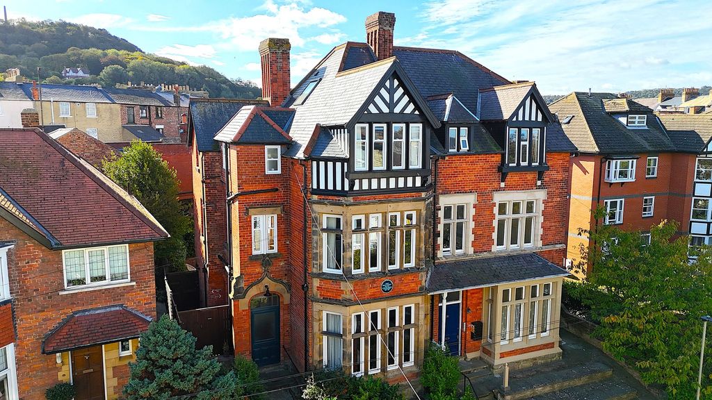 Property photo 3 of 40