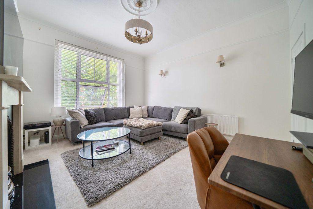 Property photo 3 of 12 Reception