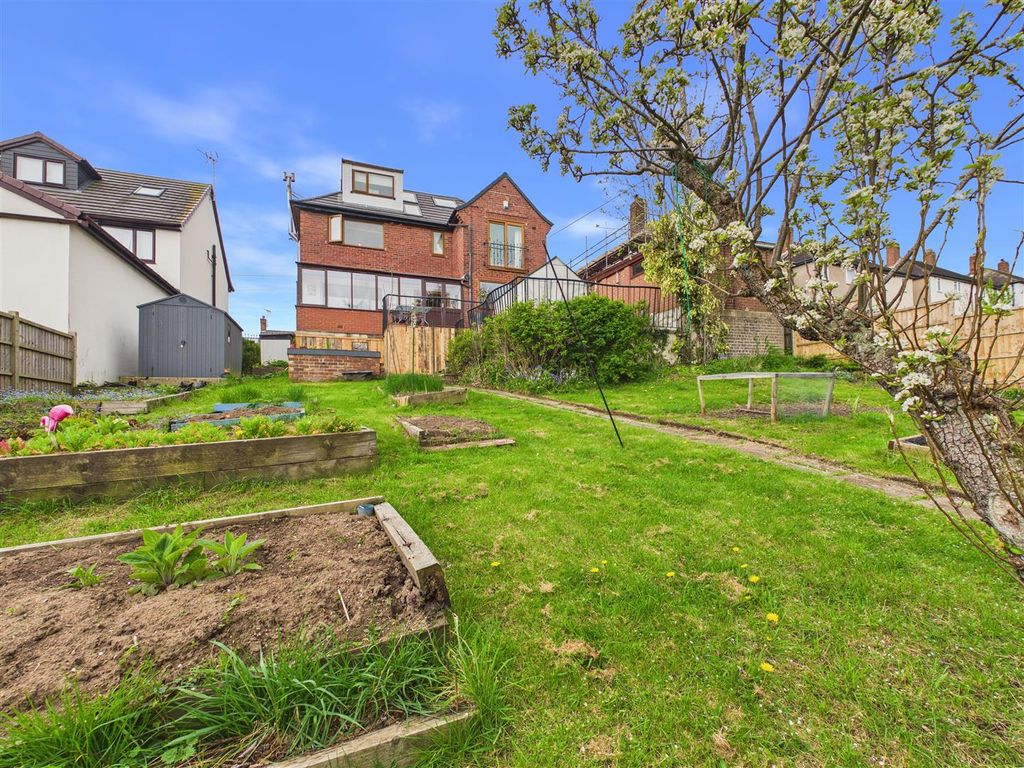 Property photo 2 of 32 Cam05476G0-Pr0183-Still044.Jpg