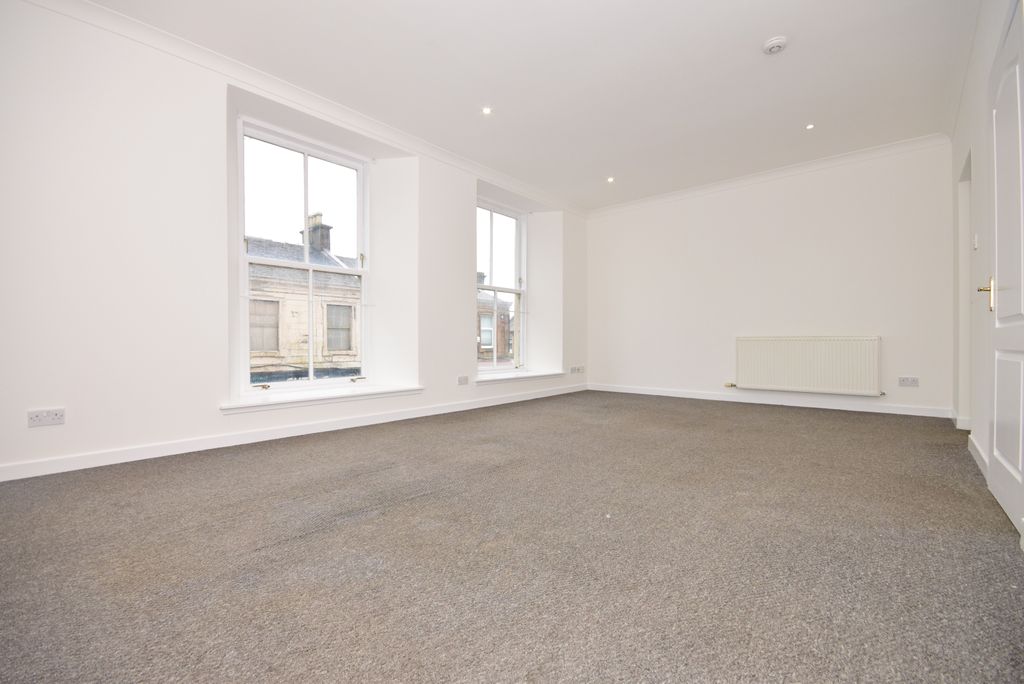 Property photo 2 of 12 Lounge