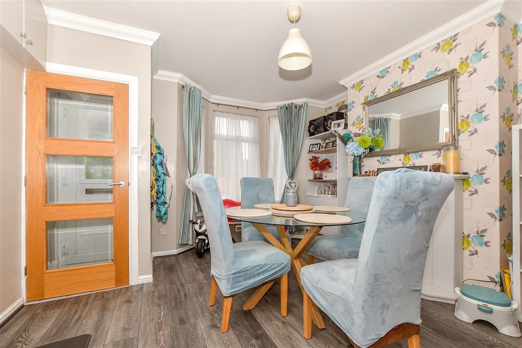 Property photo 3 of 11 Dining Area