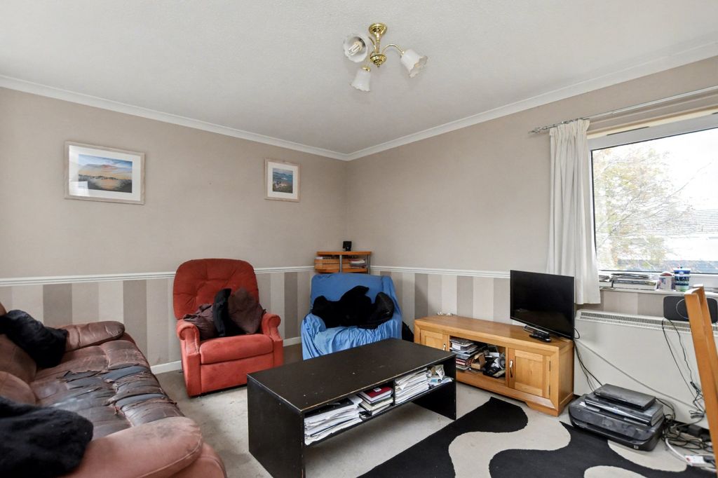 Property photo 2 of 10 Picture No. 12