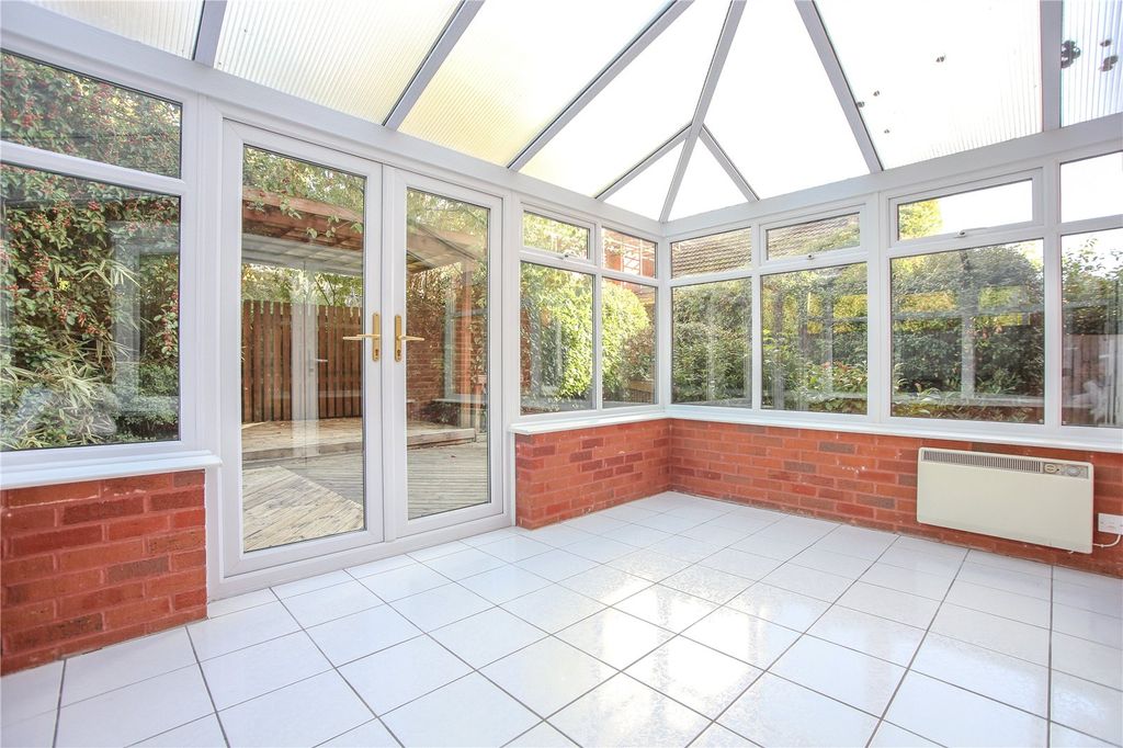 Property photo 2 of 33 Picture No. 29
