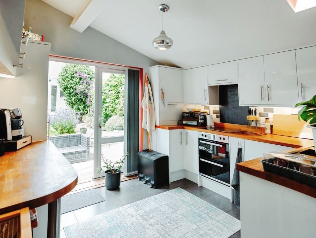 Property photo 2 of 13 Pbox-Img.Jpg