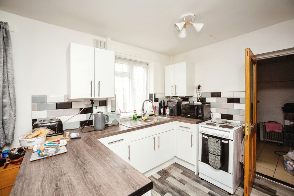 Property photo 3 of 16 3 Kitchen