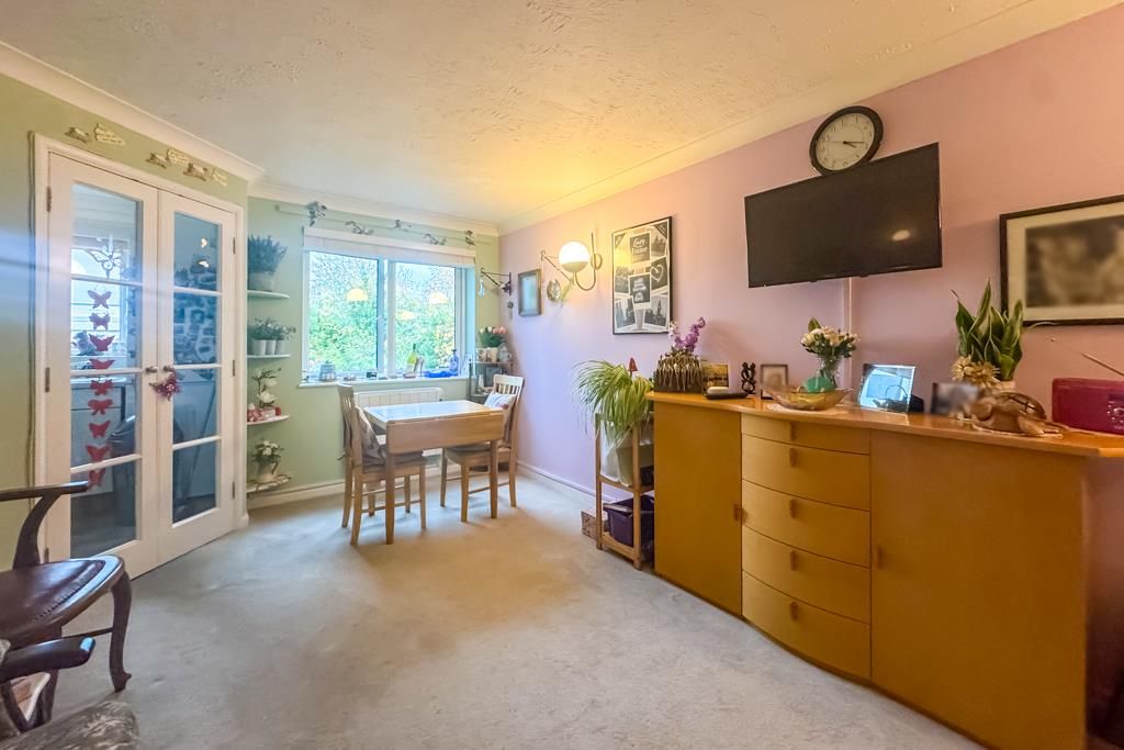 Property photo 3 of 18 Lounge/Diner