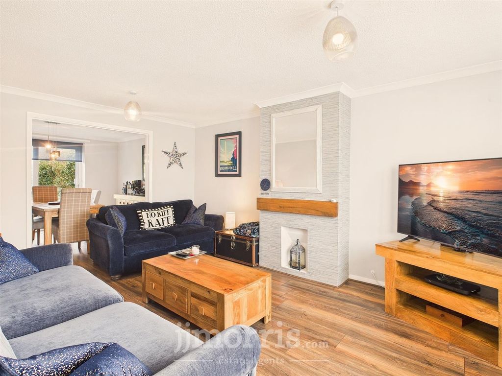 Property photo 2 of 30 Lounge/Reception 1