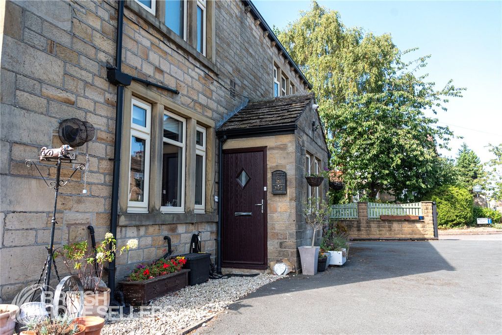 Property photo 2 of 39 2