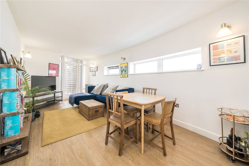 Property photo 2 of 13 Picture No. 04