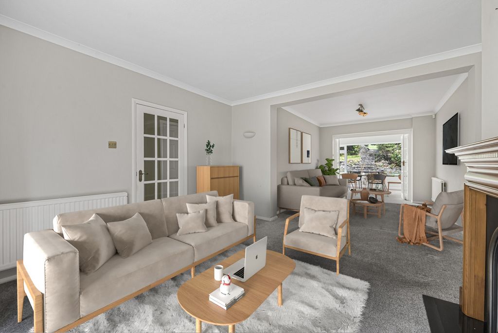 Property photo 2 of 36