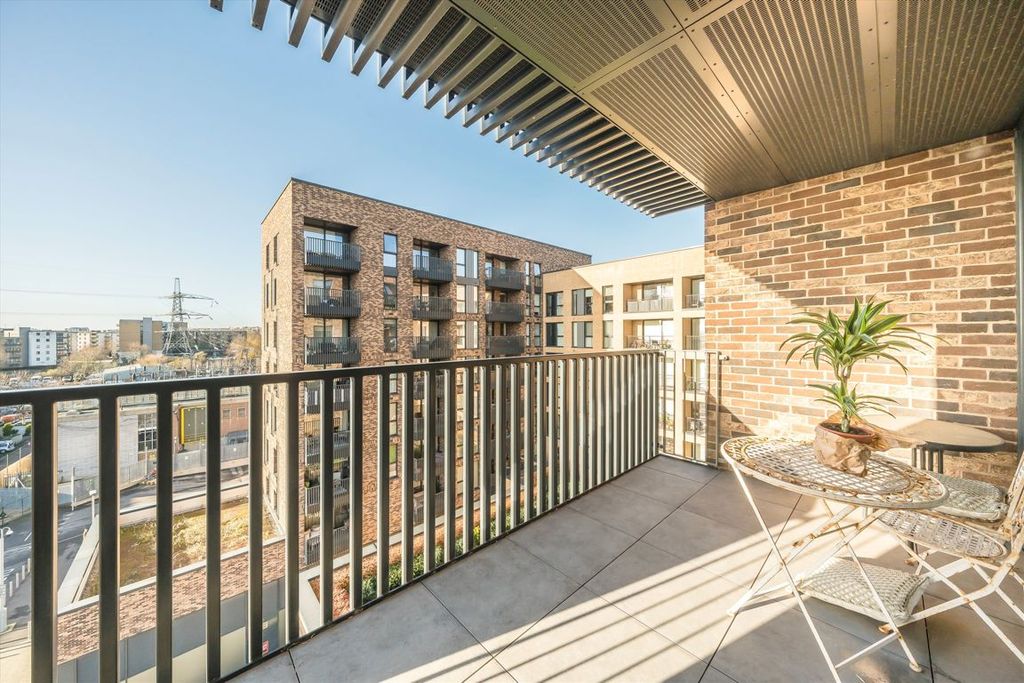 Property photo 3 of 8