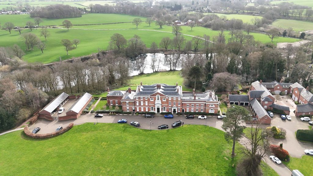 Property photo 3 of 24