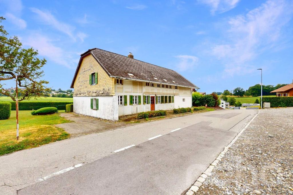 Property photo 1 of 12