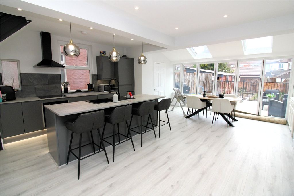 Property photo 2 of 16 Picture No. 04