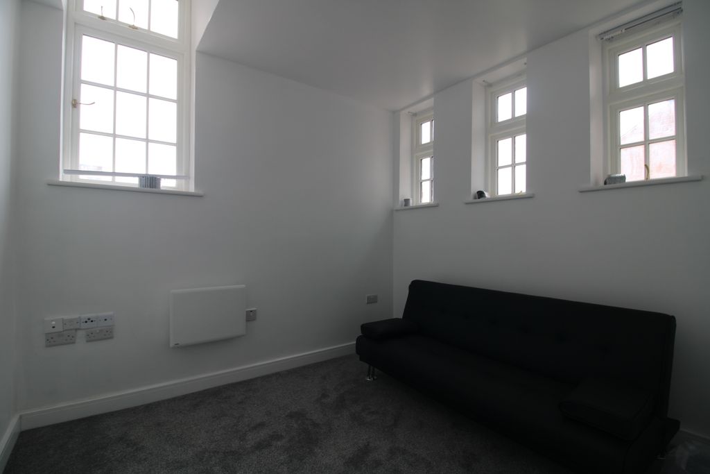 Property photo 3 of 9 Img_3441