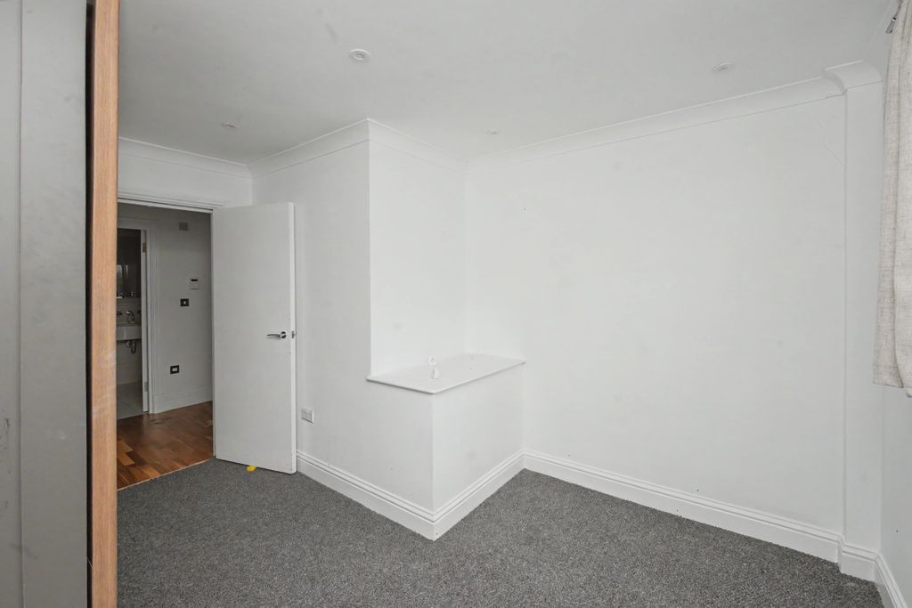 Property photo 3 of 13 Flat 12, The Clock House, 83 Tweedy Road, Bromley, Kent, Br1 1Rp