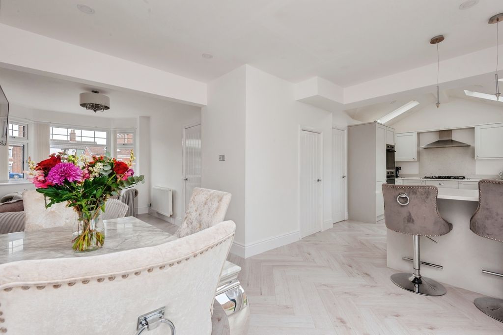 Property photo 3 of 23 Pbox-Img.Jpg