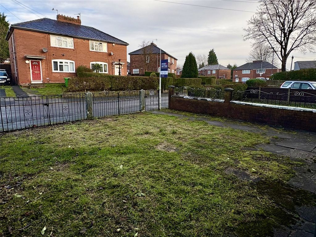 Property photo 2 of 19 Garden