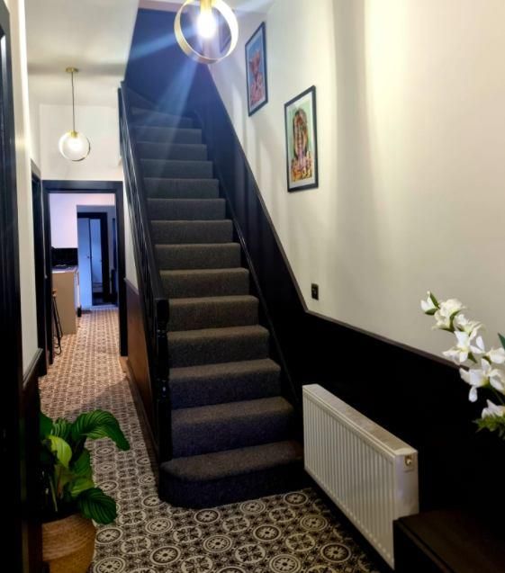 Property photo 3 of 5 Hallway.Jpg
