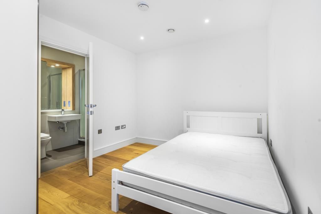 Property photo 2 of 10 Bedroom