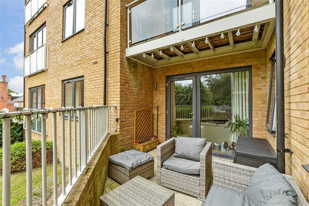 Property photo 2 of 10 Balcony / Terrace