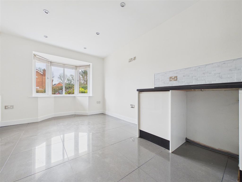 Property photo 3 of 13 Cam01407G0-Pr0097-Still010.Jpg