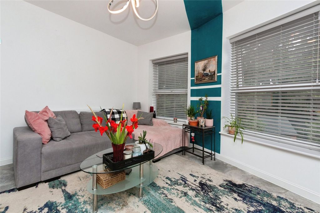 Property photo 2 of 13 Picture No. 11