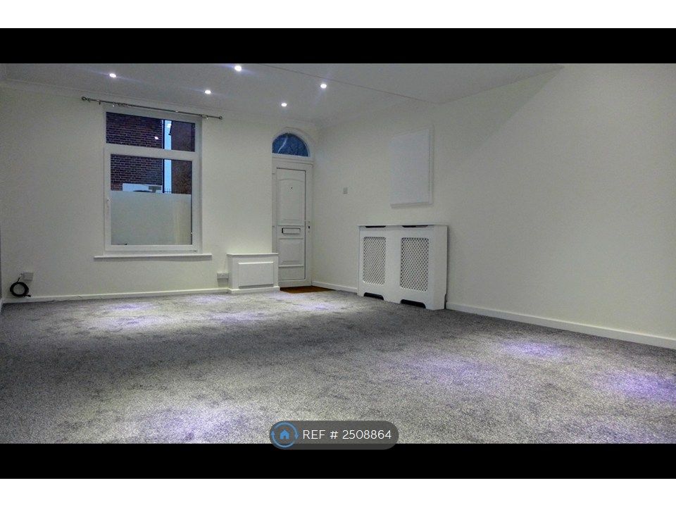 Property photo 1 of 9 Spacious Living Room/Dining Room