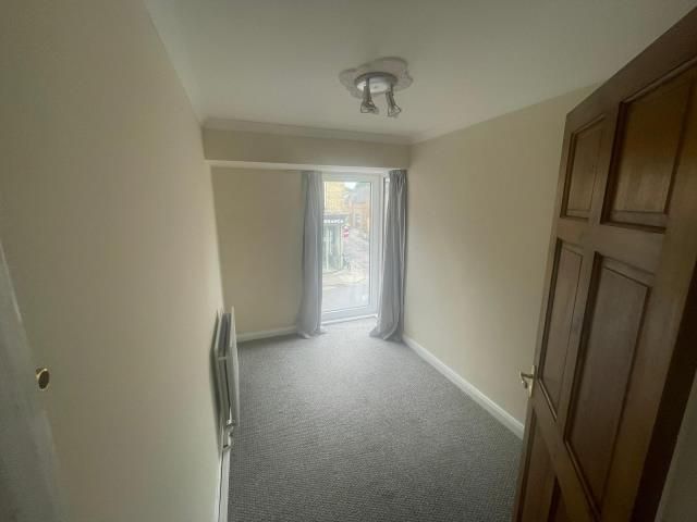 Property photo 3 of 6 Bedroom