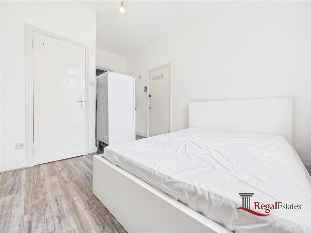 Property photo 2 of 6 Cam02489G0-Pr0326-Still002.Jpg