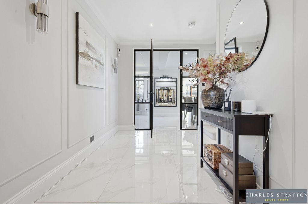 Property photo 2 of 42