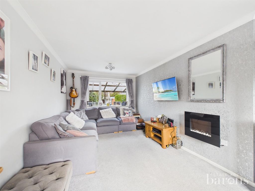 Property photo 2 of 22 Cam05500G0-Pr0129-Still023.Jpg