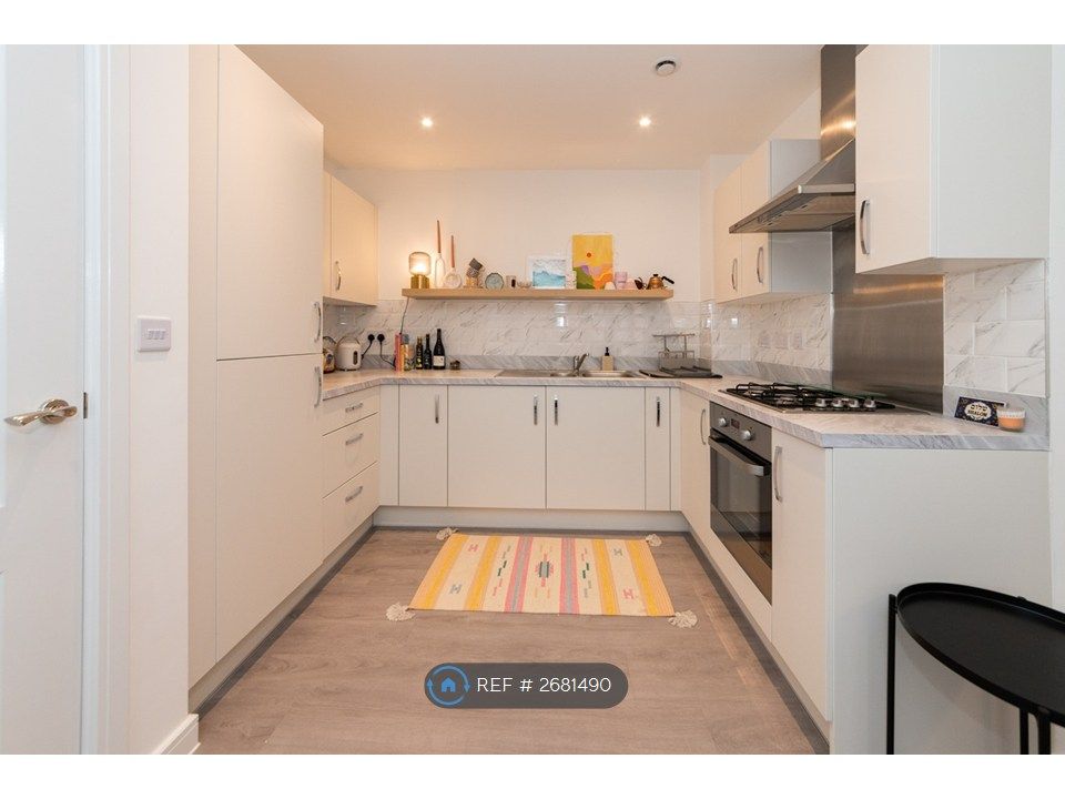 Property photo 3 of 13 Kitchen