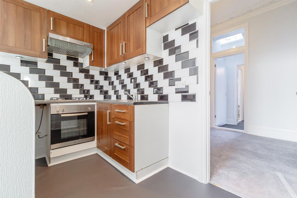 Property photo 2 of 13 8Kensingtongardens_Ig13El_Gff (2).Jpg