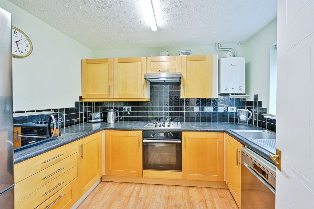 Property photo 2 of 16