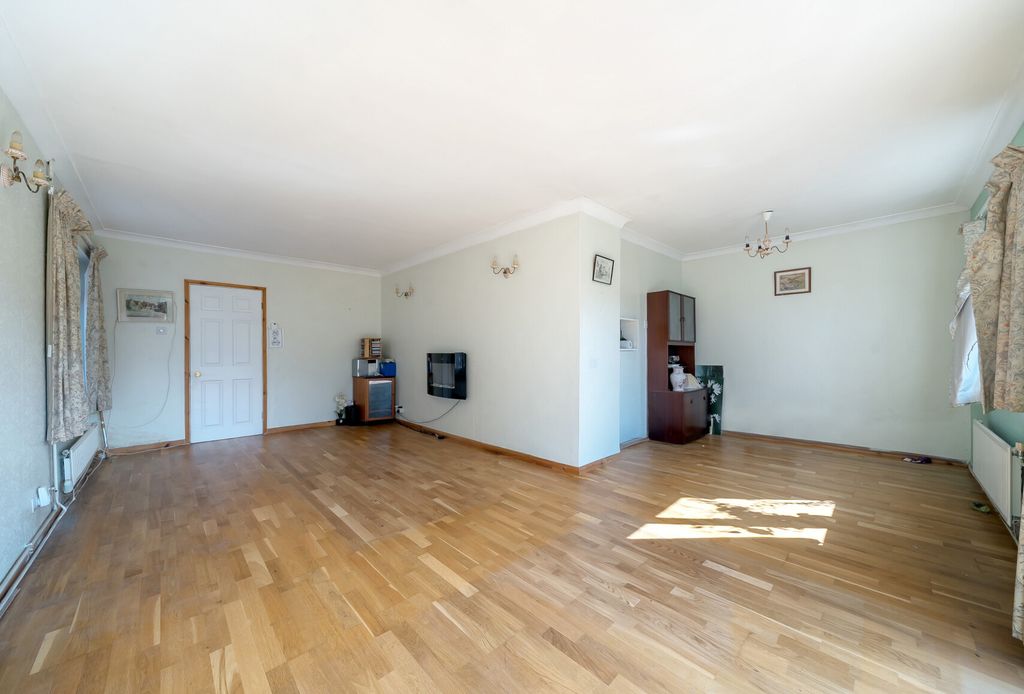 Property photo 2 of 18 1340485-2-689B5E7...