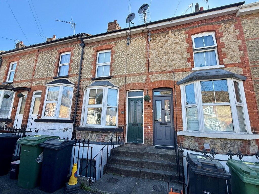Property photo 1 of 10 Terraced House