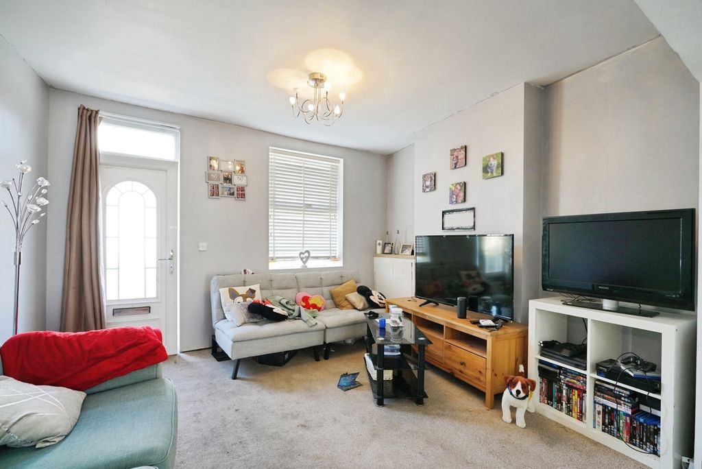 Property photo 3 of 17 Photo
