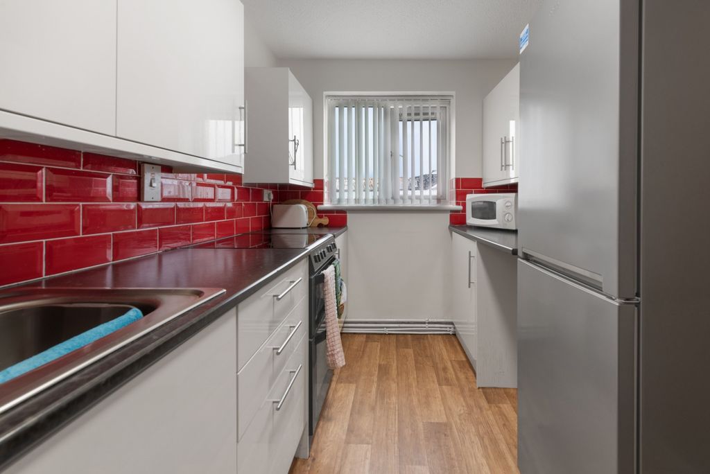 Property photo 3 of 11 4541258