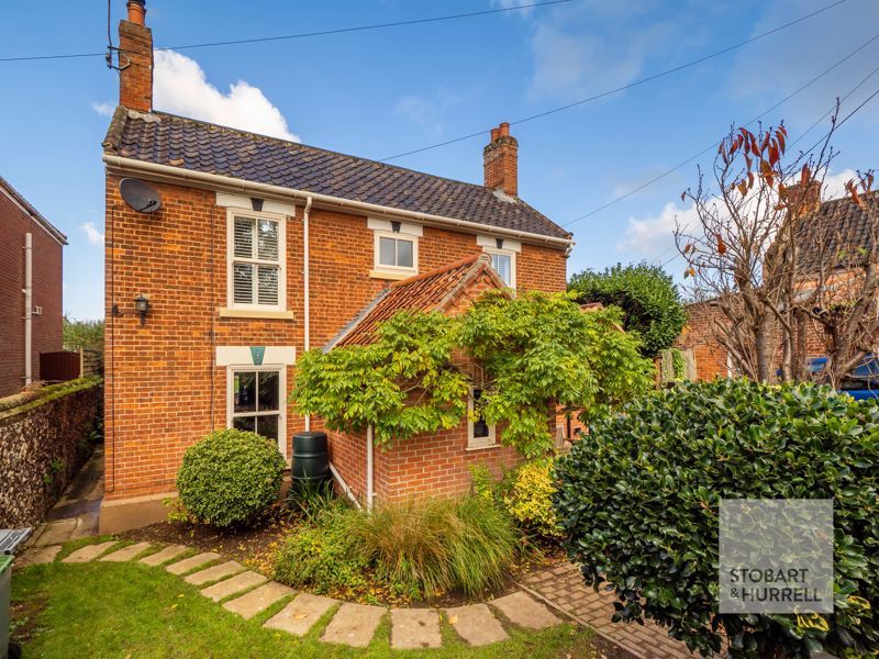 Property photo 2 of 29 Front Garden