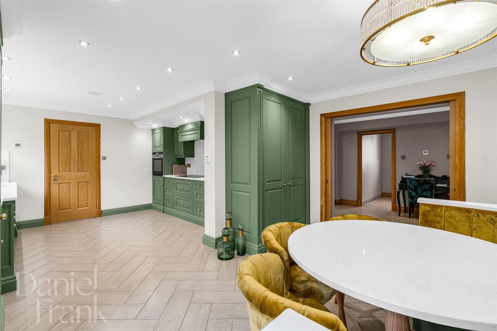 Additional image 14 of 5 bed detached house for saleWest View, Loughton IG10