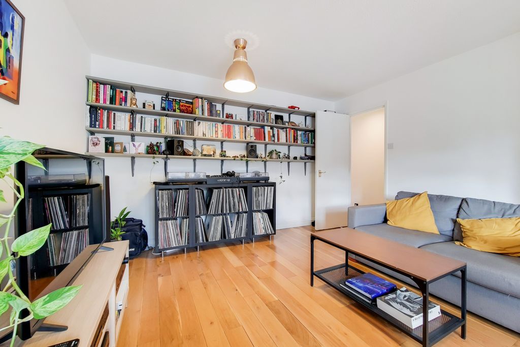 Property photo 2 of 9