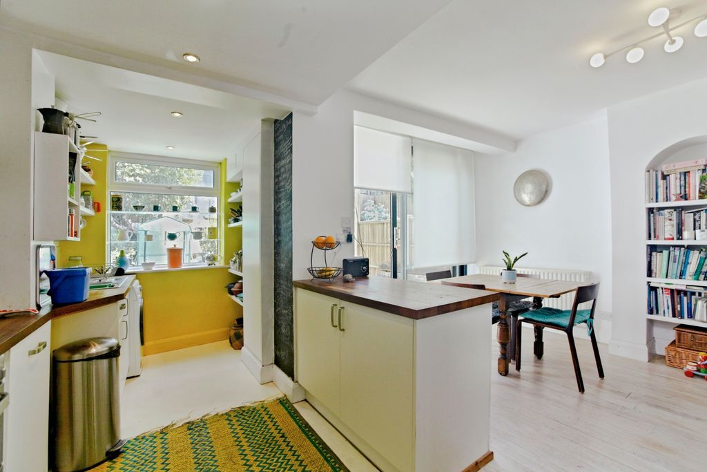 Property photo 1 of 16 Kitchen/Dining Room