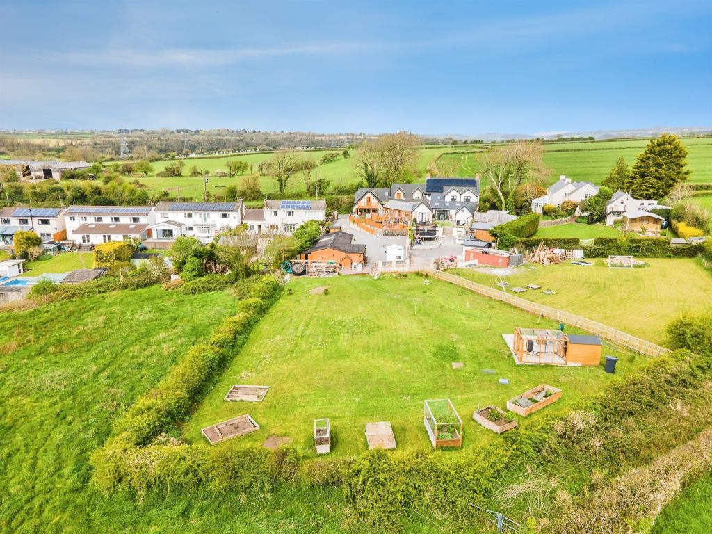 Property photo 2 of 26