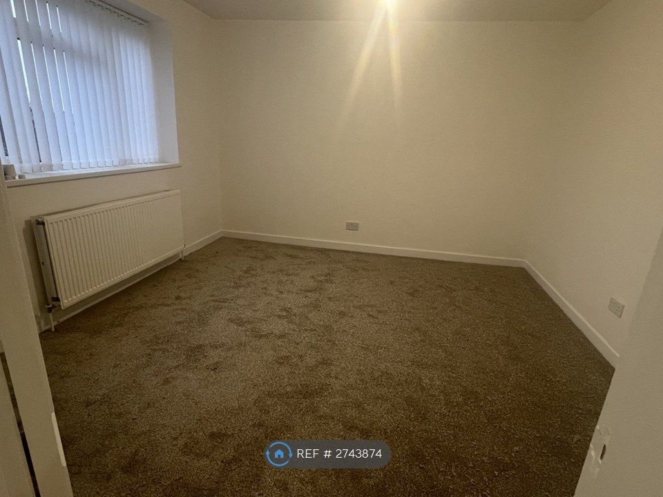 Property photo 3 of 6 Bedroom