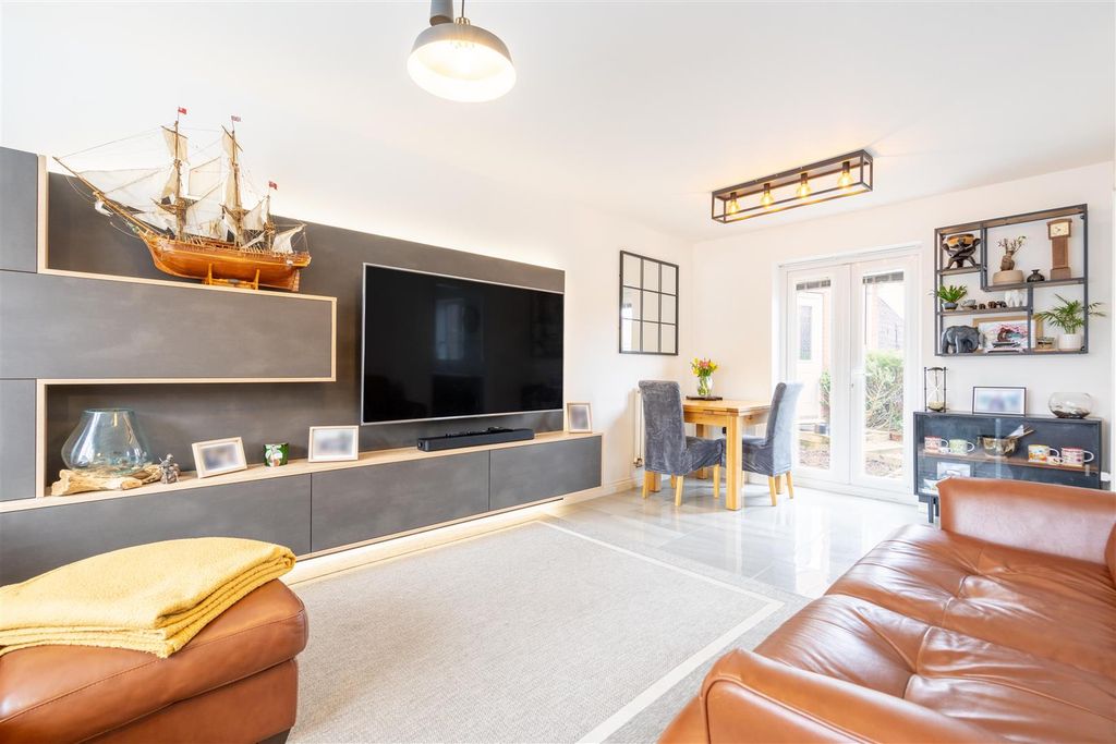 Property photo 3 of 9 Living Room