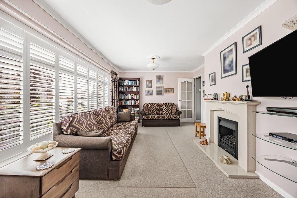 Property photo 2 of 24