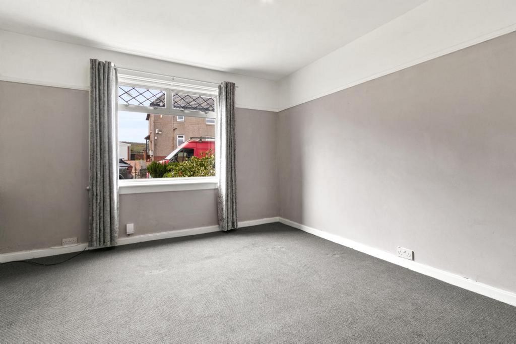 Property photo 2 of 28